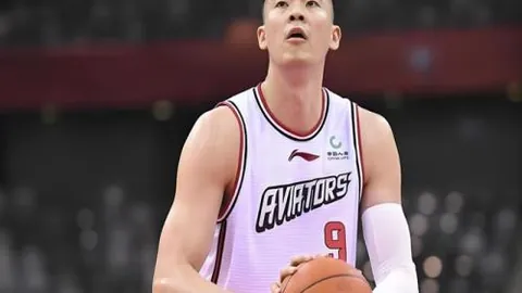 新加坡选手19日激战亚洲杯乒乓球赛，力争小组突围